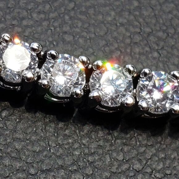 Simulated Diamond tennis chain - Picture 2 of 4